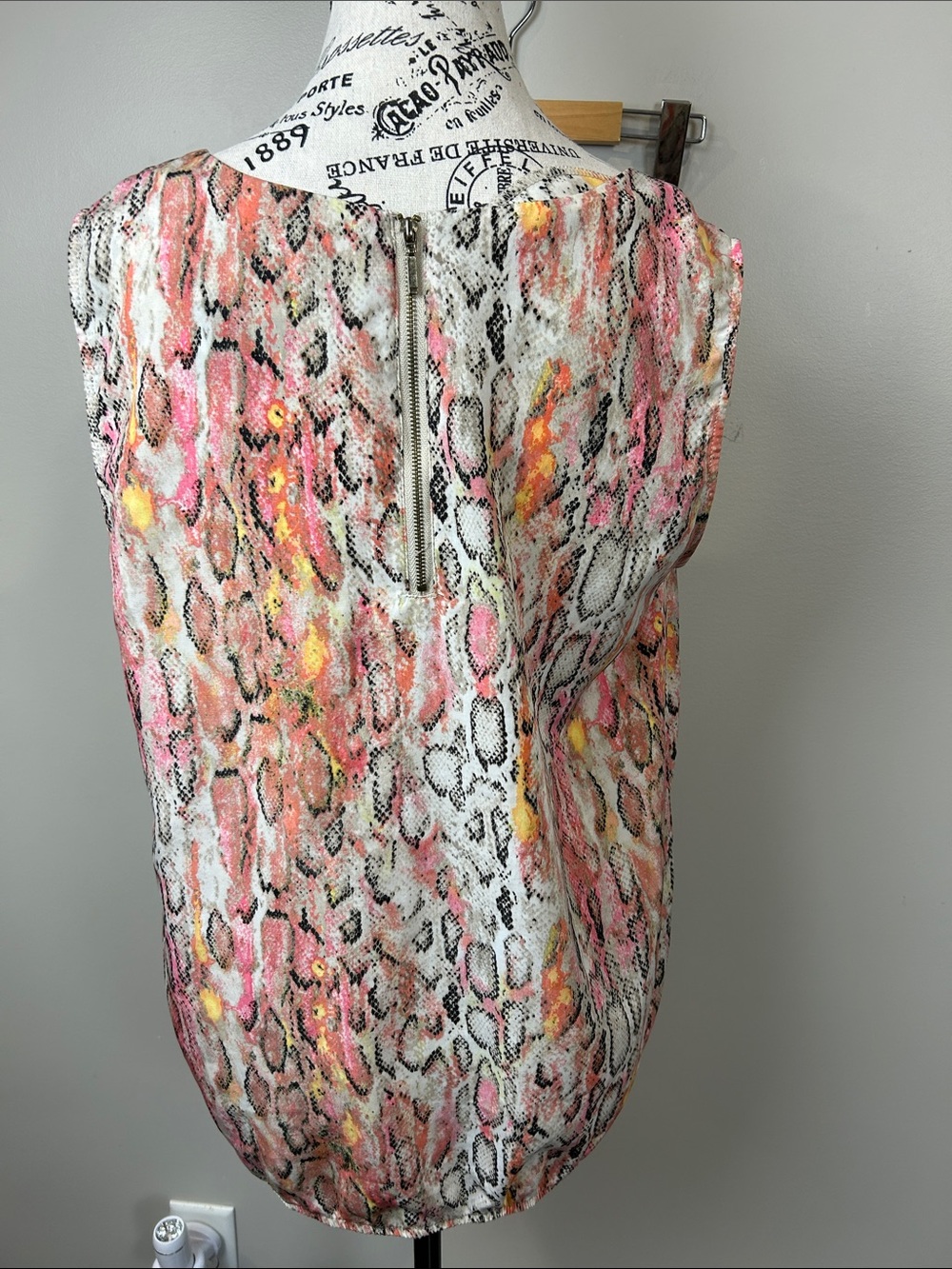 Reitmans Womens Sleeveless Snake Print Blouse Pink Coral XXL Plus Size - Picture 6 of 11
